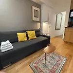 Nice Flat In Face To Seine River